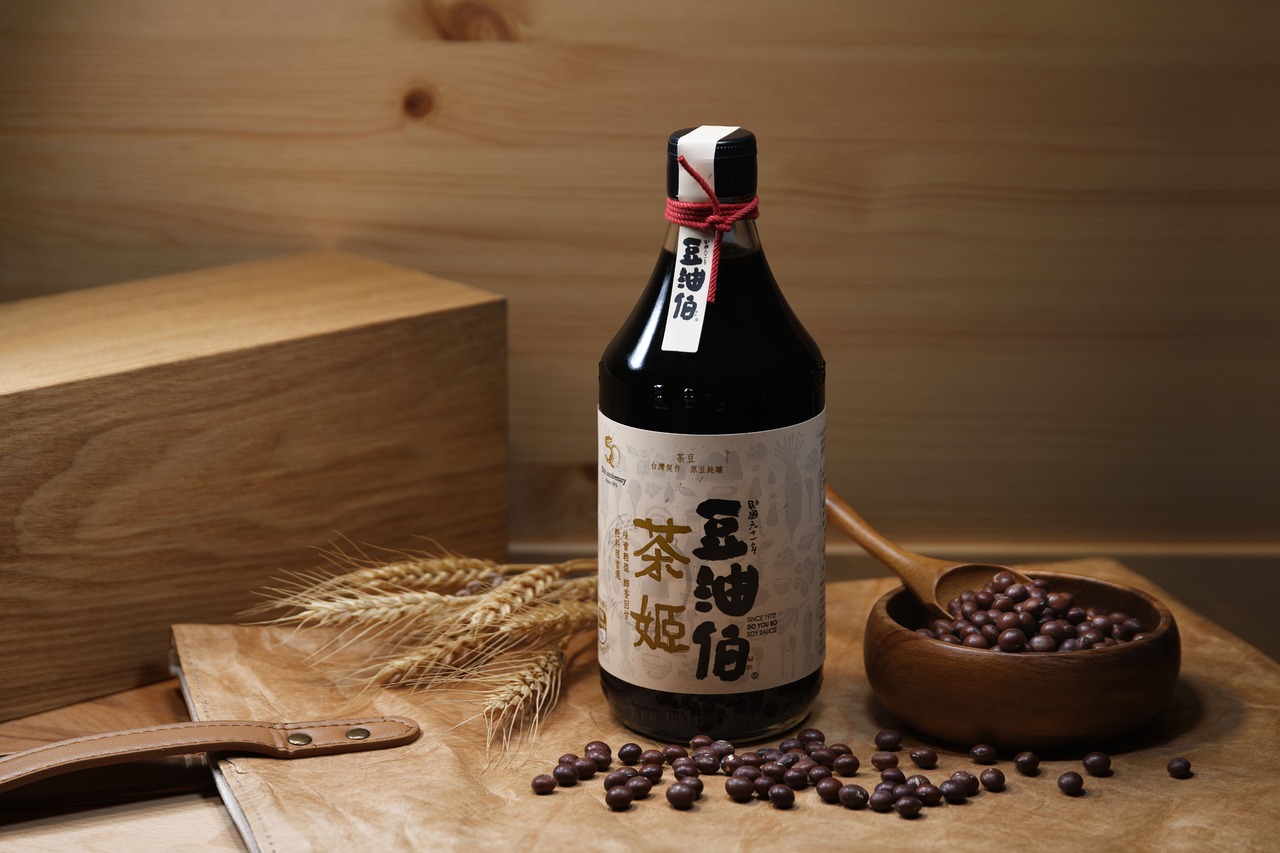 DYB Naturally Brewed Brown Soybean Soy Sauce Image
