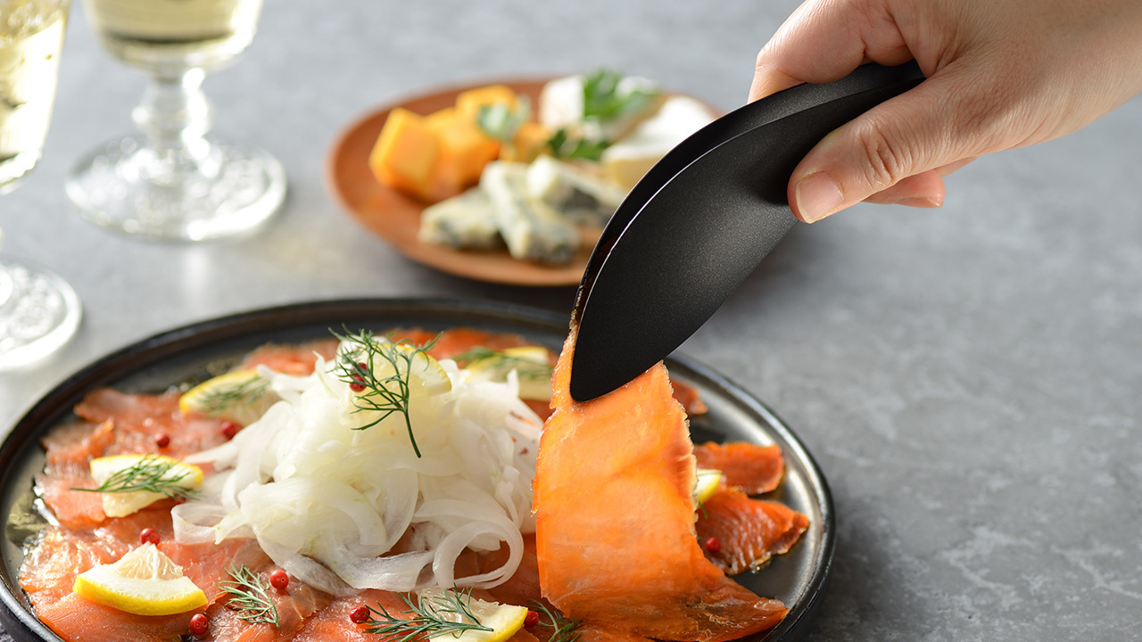 Toriwake Tongs Black Image