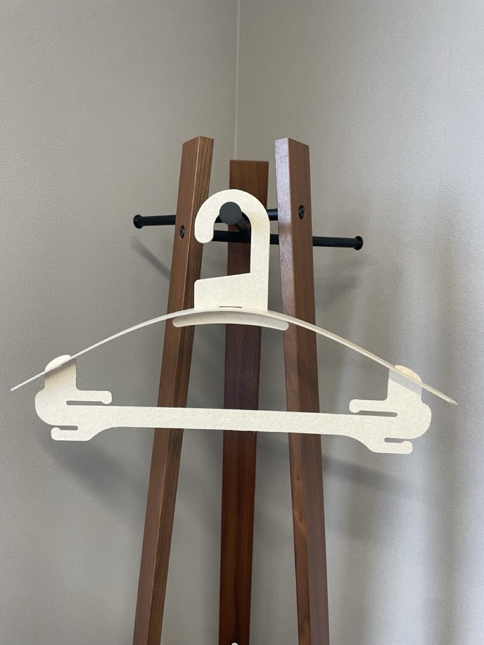 高強度紙製ハンガー Image