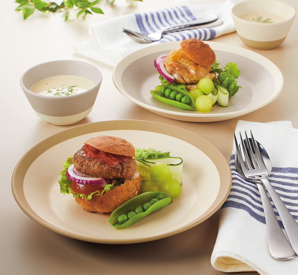 不良品や成形時の端材、回収した食器をリサイクルした「スマートメラミン」 イメージ