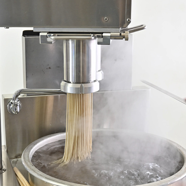 十割そば製麺機しこしこ　そば　うどん　中華麺　パスタ　冷麺　蕎麦粉　小麦粉 イメージ