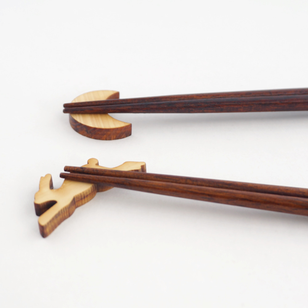 Hyozaemon Chopsticks & Chopstick Rest Set “Shiawase no Shiro Usagi” Image