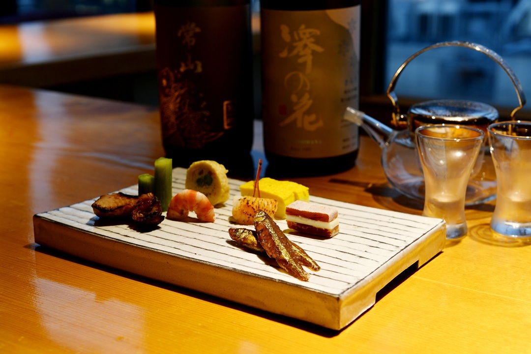 Premium Japanese pottery tableware Image