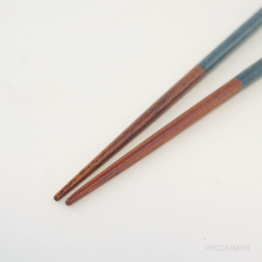 兵左衛門　食洗機対応箸　月のしずく桜　大（黒・緑・薄水色・水色・青）　中（薄桃色・赤紫・黄色・紫・濃赤） イメージ