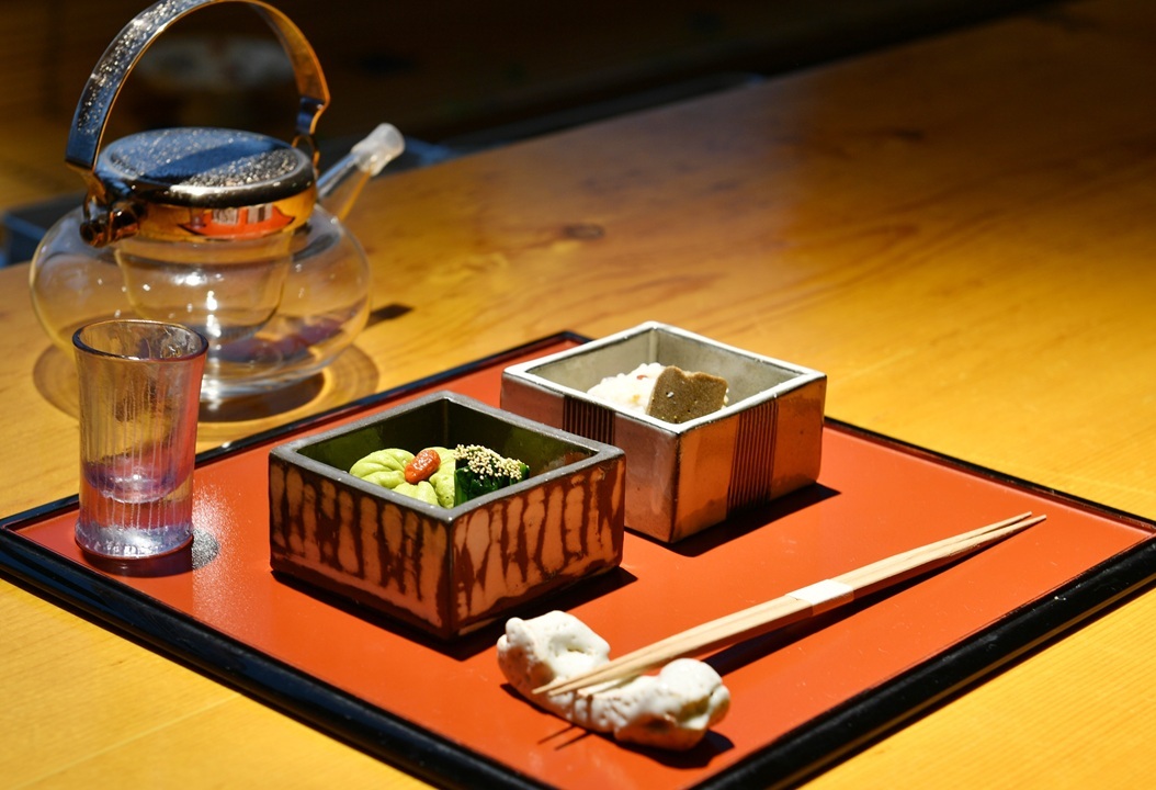 Premium Japanese pottery tableware Image