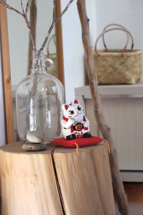 一風変わった招き猫「来いや猫」 イメージ